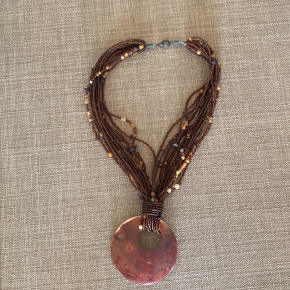 Large shell pendant beaded necklace. - Picture 2 of 9